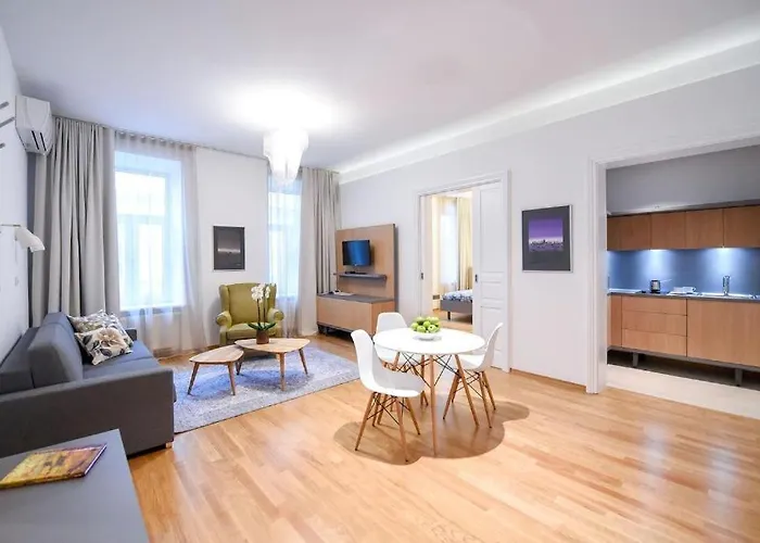 City Centre Chic Apartment Ljubljana 2/4