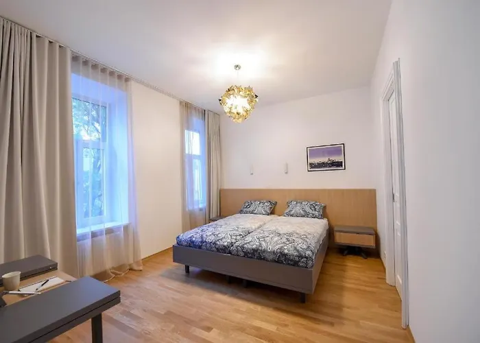 City Centre Chic Apartment Ljubljana 2/4