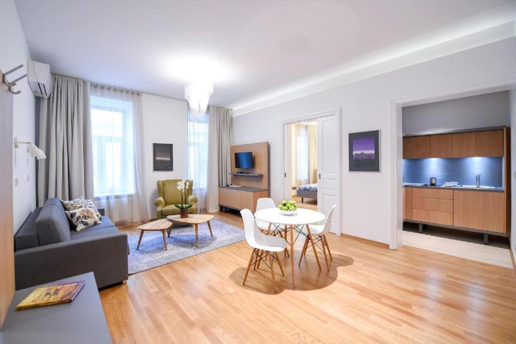 Appartement Centre Chic 2/4 *